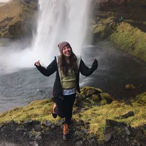 Meet your Posher, Kelly